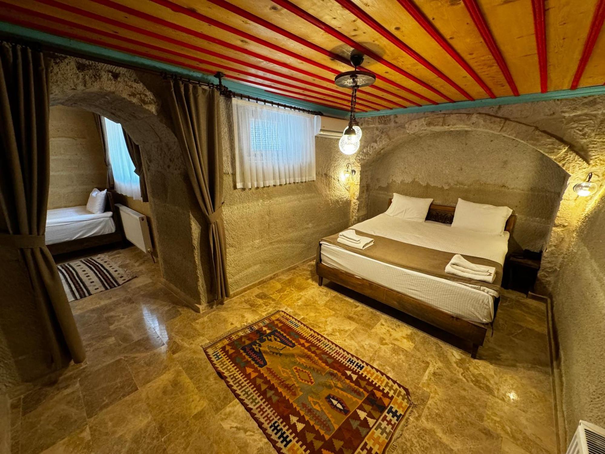 Rustic Caves Hotel Goreme Exterior photo